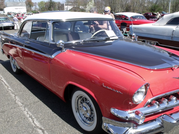 In the 1950s, Dodge was one of several car companies offering three different colors on one vehicle. 